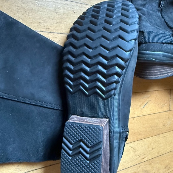 Sorel Leather Waterproof Winter Boots - Picture 2 of 4